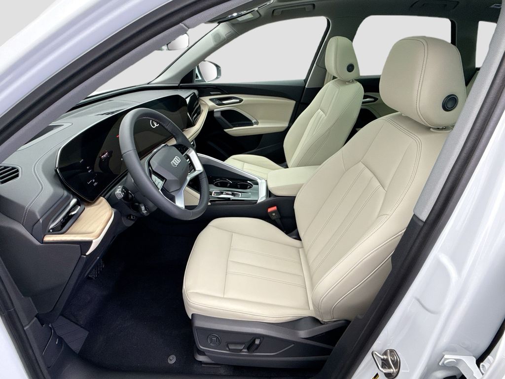 Thumbnail: 2025 Audi Q5 - 19