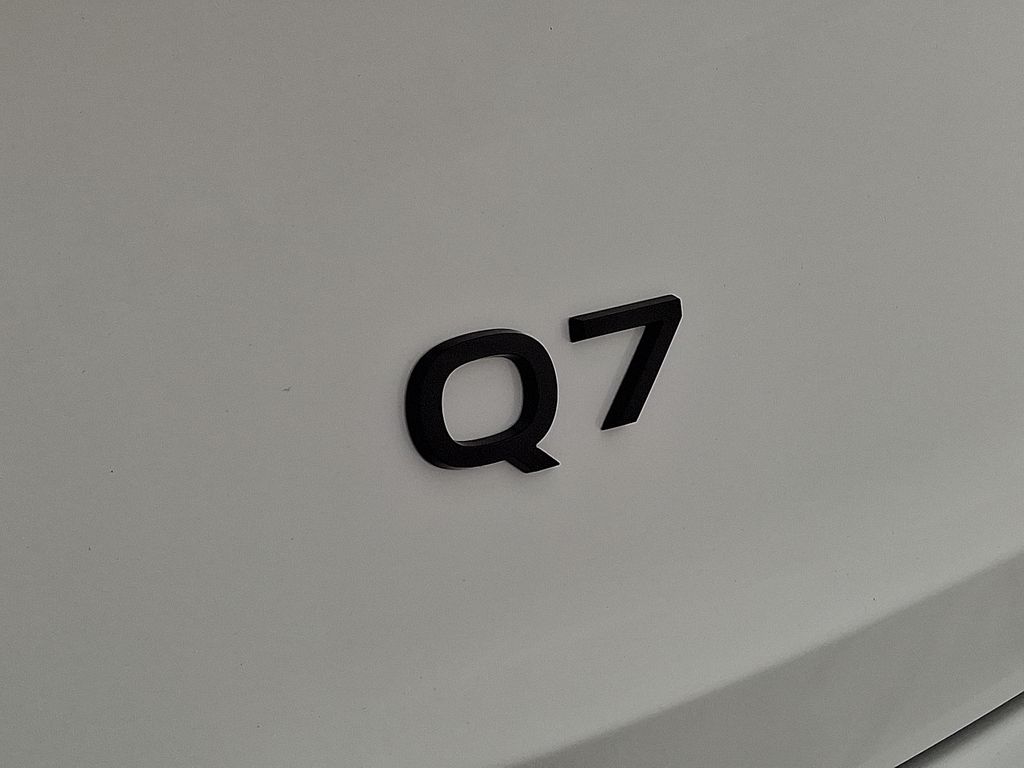 Thumbnail: 2026 Audi Q7 - 16