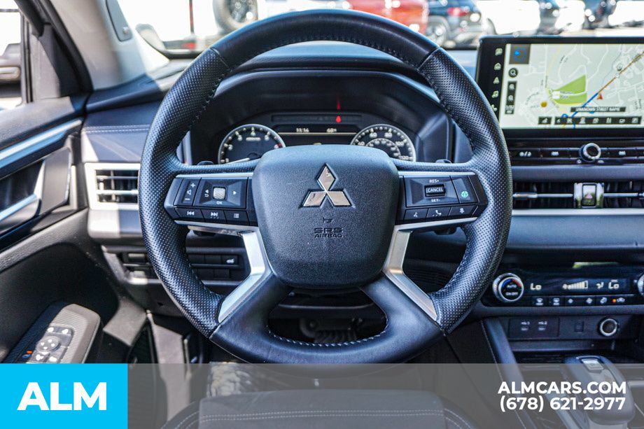 Used 2025 Gray Mitsubishi SE image 30