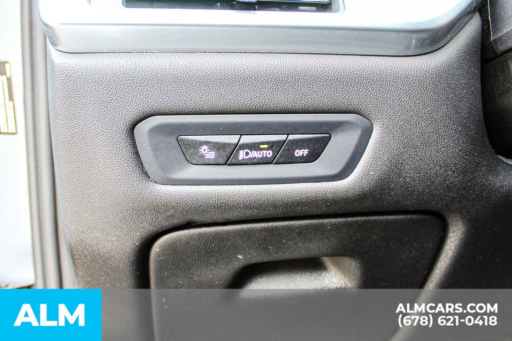 Used 2024 Gray BMW xDrive40i image 31