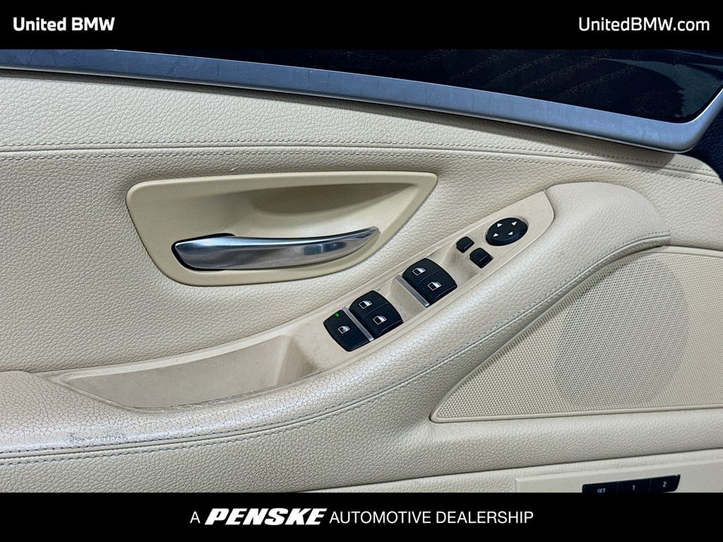 Thumbnail: 2015 BMW 5 Series - 3