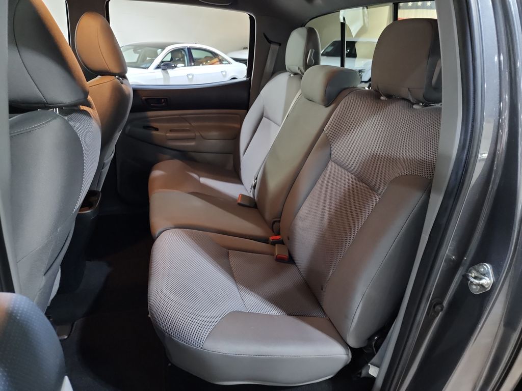 2014 Toyota Tacoma V6 photo