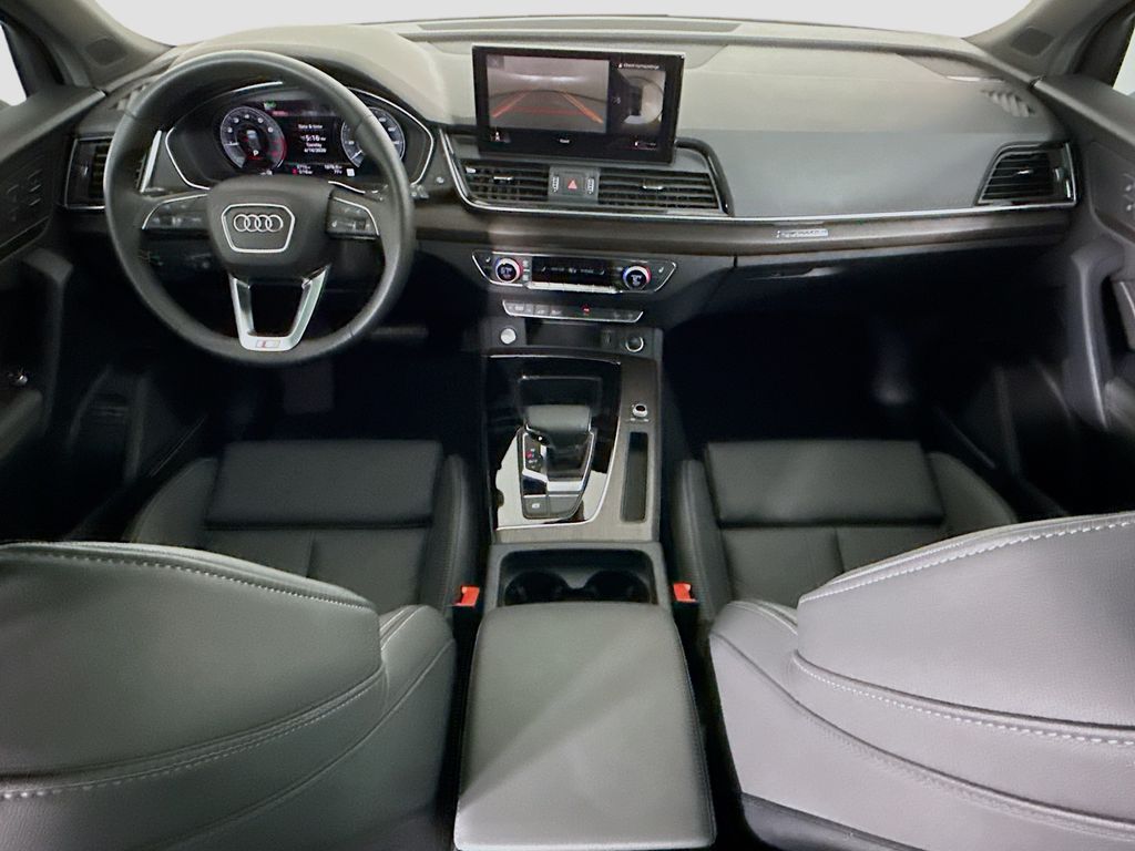 Thumbnail: 2025 Audi Q5 - 13