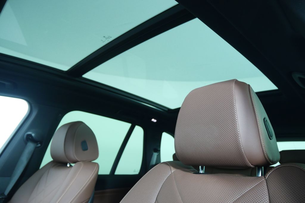 Thumbnail: 2025 BMW X5 - 12