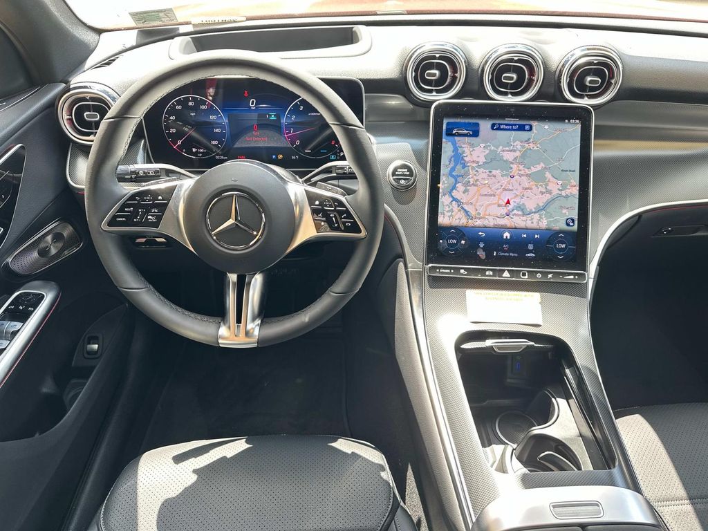 Thumbnail: 2025 Mercedes-Benz GLC - 8