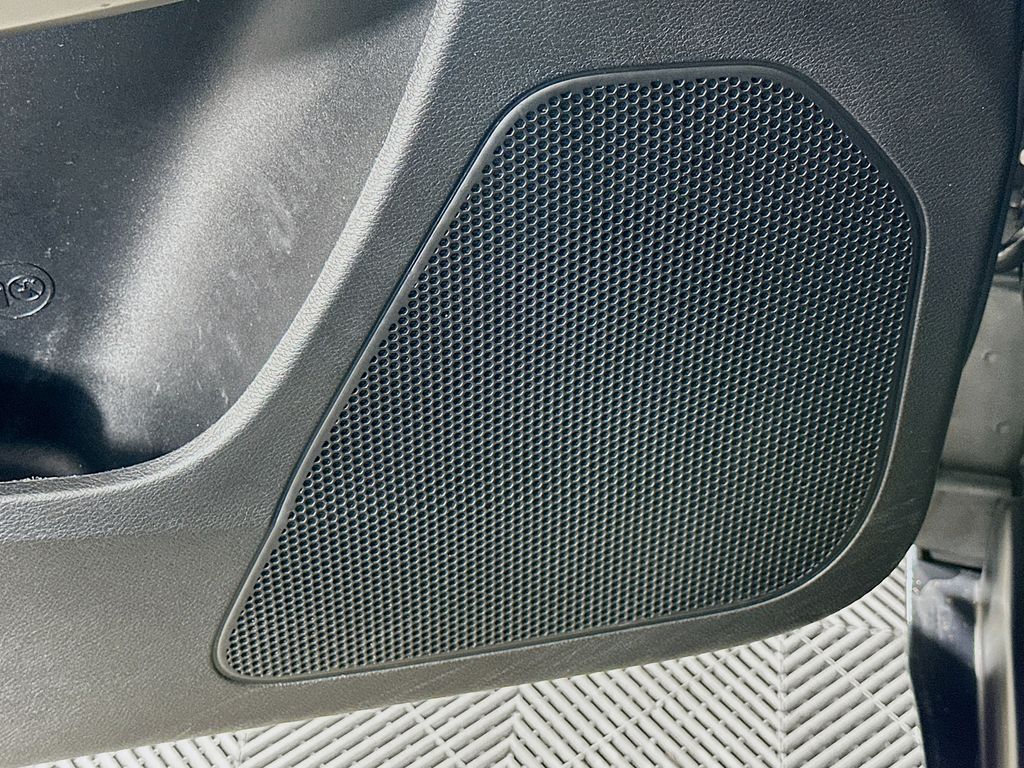 Thumbnail: 2021 Jeep Cherokee - 18