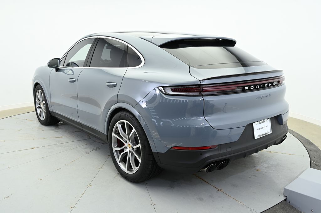Thumbnail: 2024 Porsche  - 3
