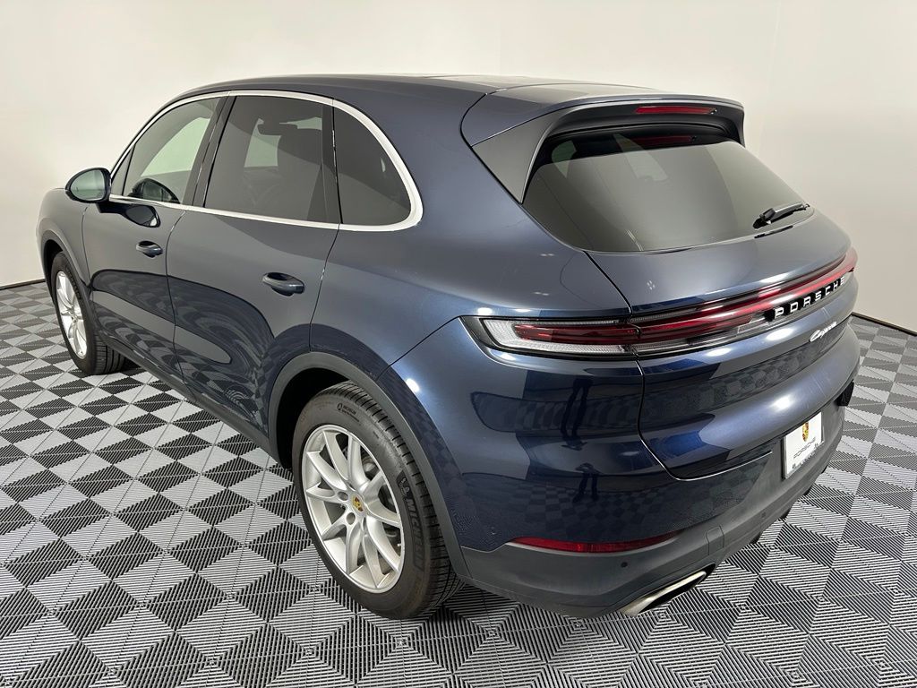 Thumbnail: 2024 Porsche Cayenne - 3