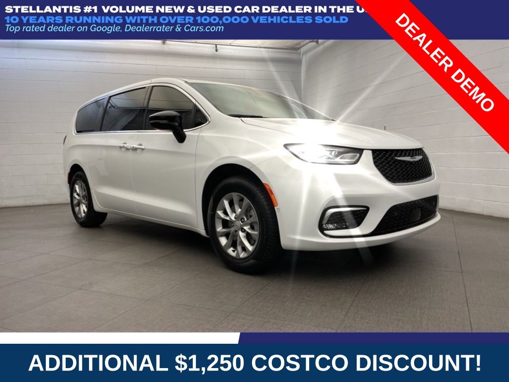 2026 Chrysler Pacifica Select