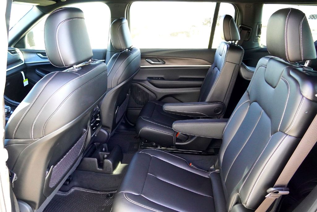 New Car 2025 Jeep Grand Cherokee L  Limited For Sale Under $60,000 In Taylor, Texas