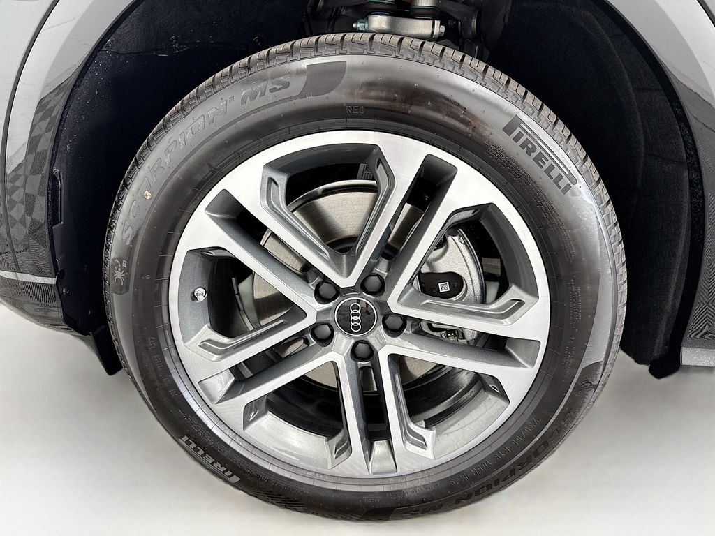 Thumbnail: 2025 Audi Q5 - 29