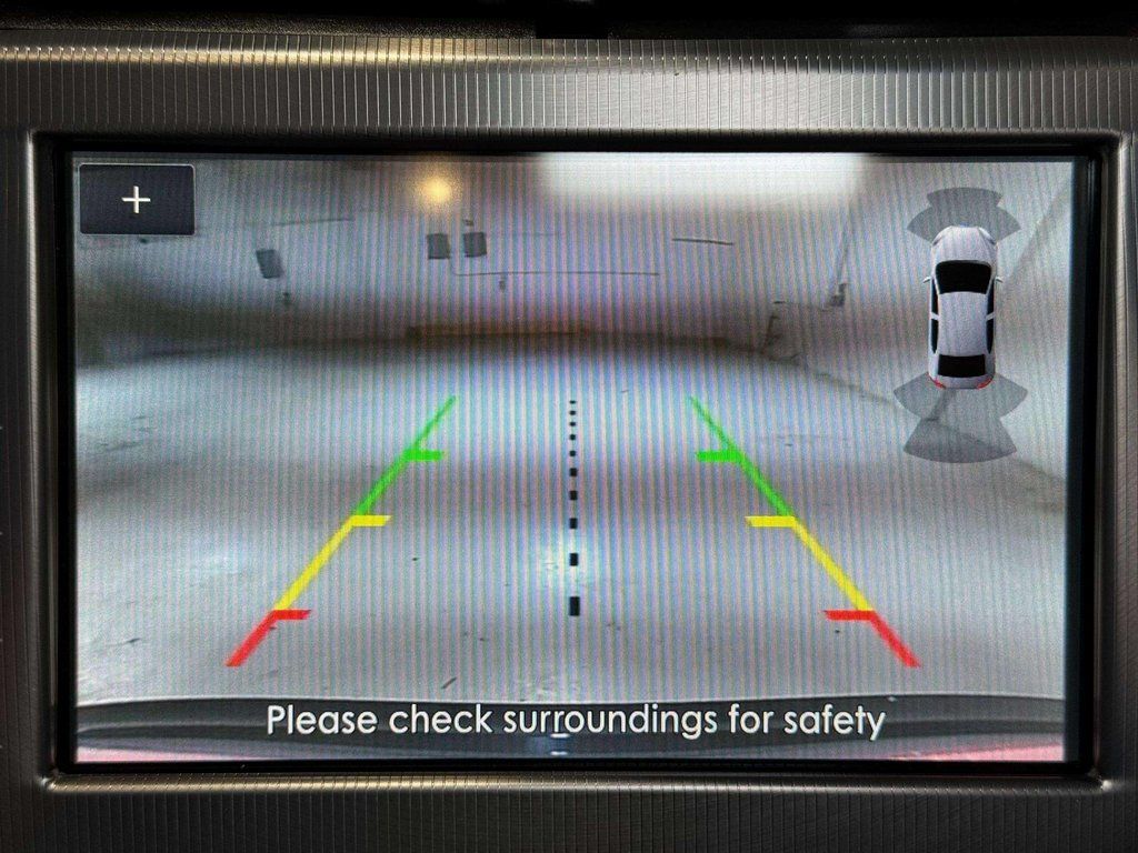 Used 2020 Infinite Black Metallic Lincoln Reserve image 16