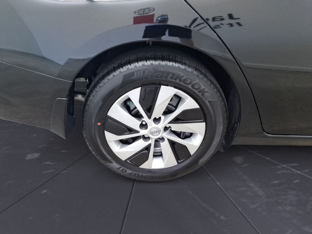 used 2025 Nissan Altima car