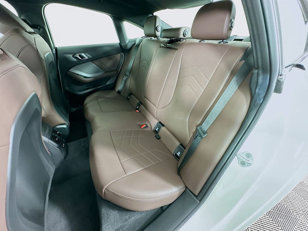 Thumbnail: 2025 BMW 2 Series - 23