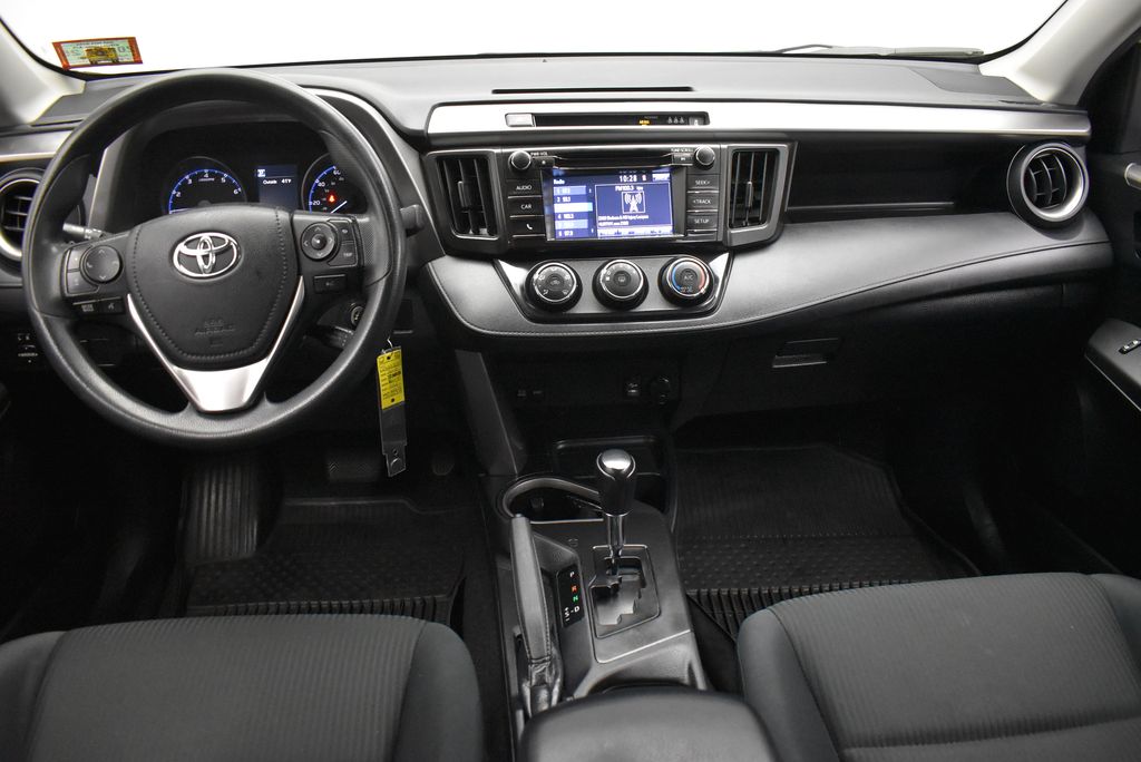 2018 Toyota RAV4 LE 28