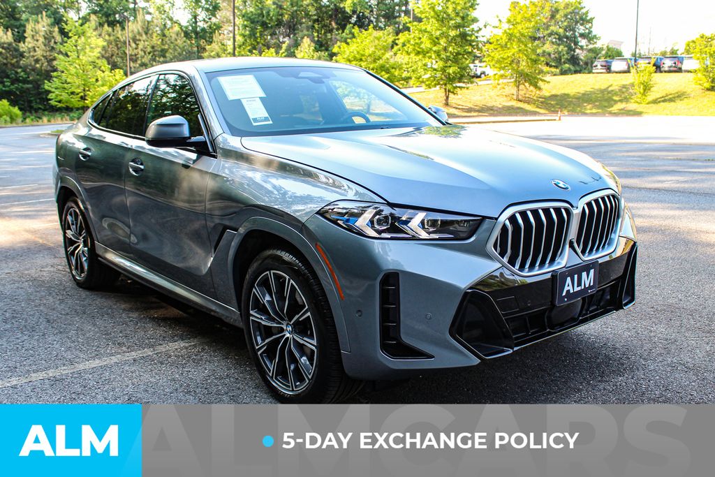 Used 2024 Gray BMW xDrive40i image 4