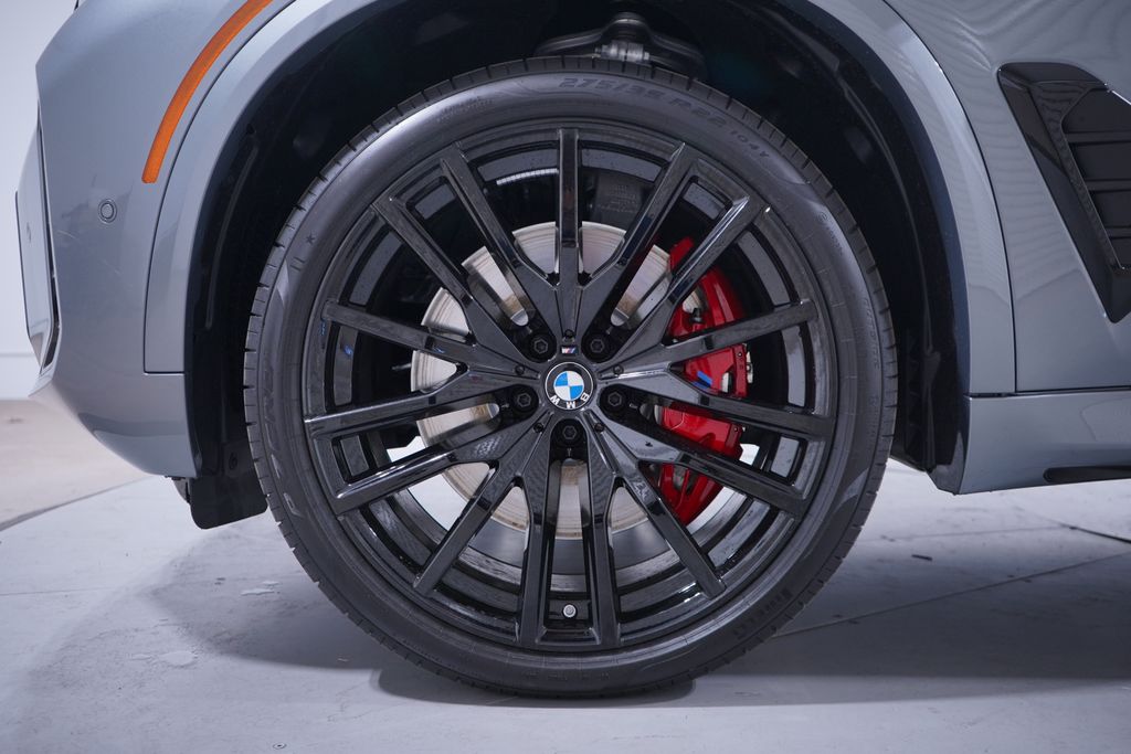 2025 BMW X5 M60i 2