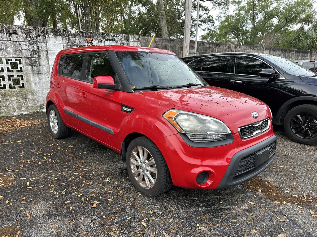 Molten 2013 Kia Soul Base Wagon Front-Wheel Drive 6-Speed Automatic