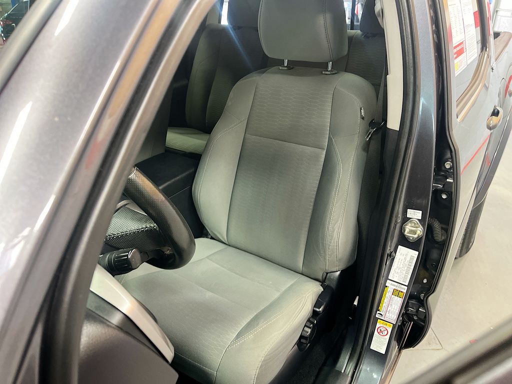 Used 2019 Gray Toyota SR5 image 18