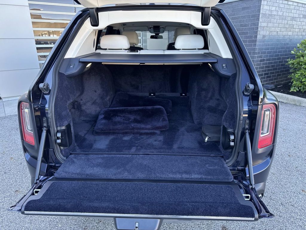 Used 2021 Blue Rolls-Royce Base image 6