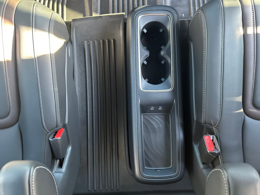 2025 Nissan Armada SL