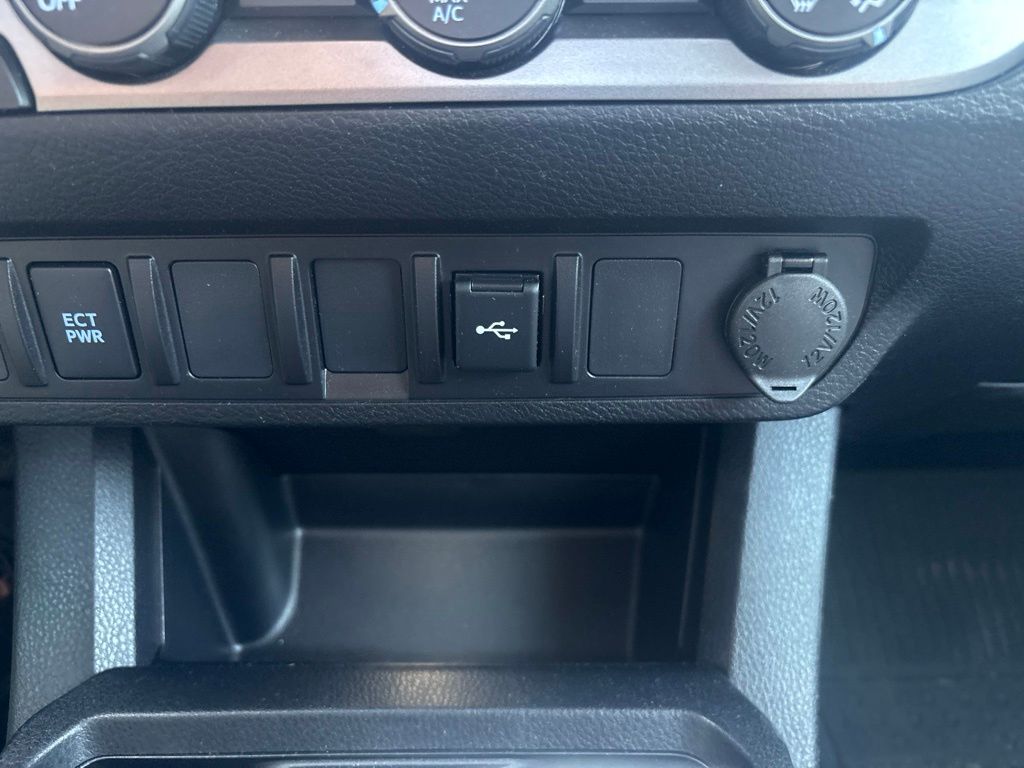 Used 2023 White Toyota SR image 21