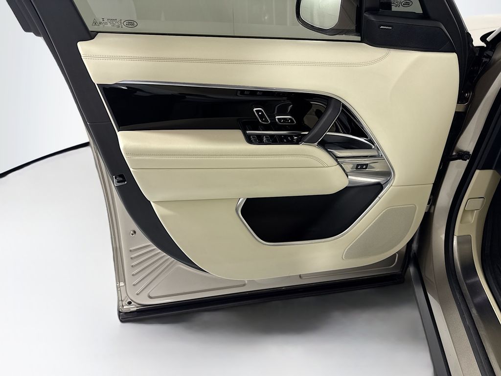 Thumbnail: 2023 Land Rover Range Rover - 24