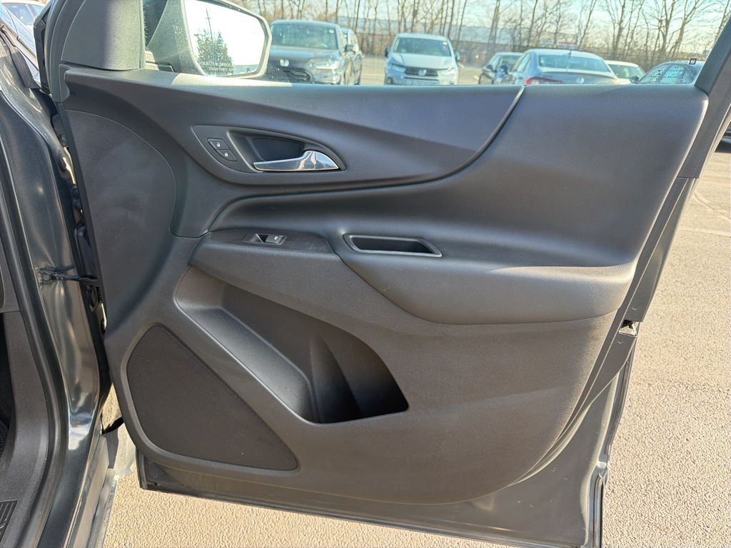 Thumbnail: 2018 Chevrolet Equinox - 27