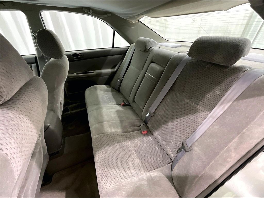2004 Toyota Camry — photo 15
