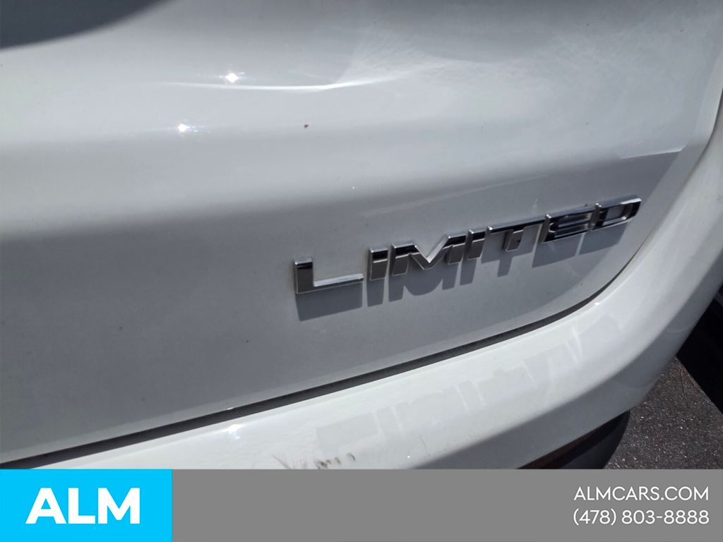 Used 2025 White Jeep Limited image 14