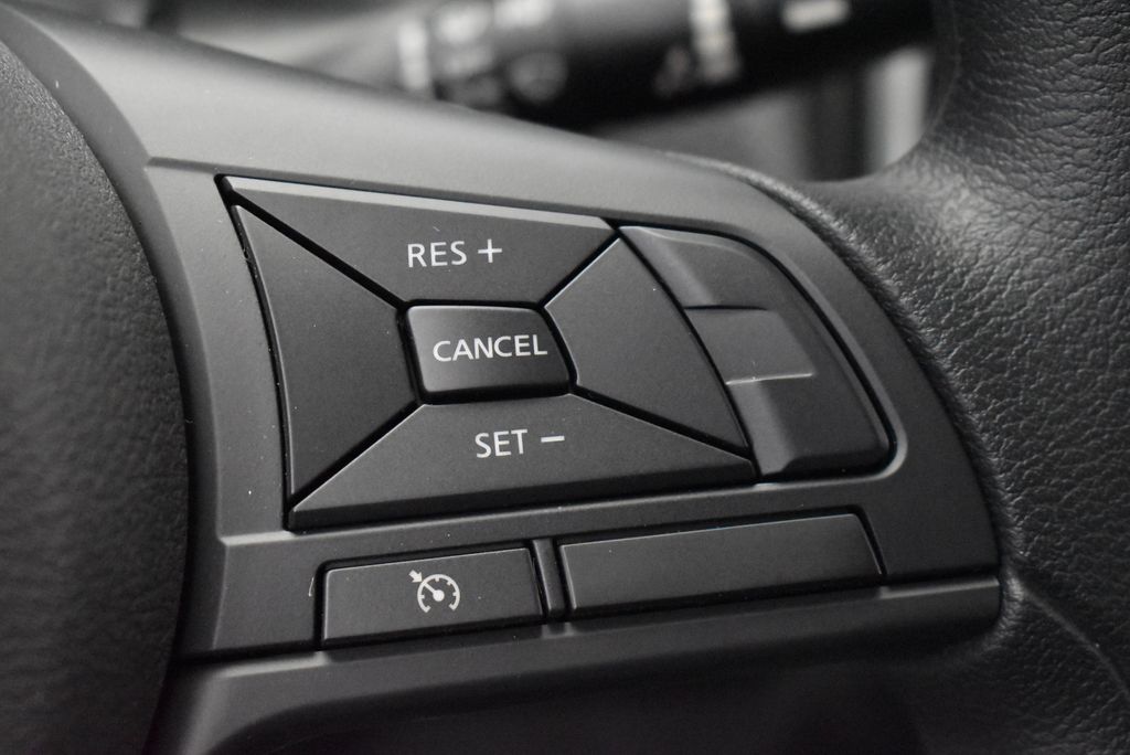 Thumbnail: 2025 Nissan Kicks - 18