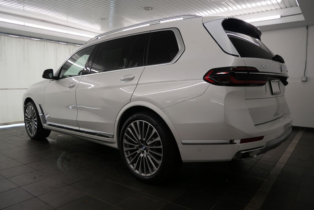 2025 BMW X7 xDrive40i 4