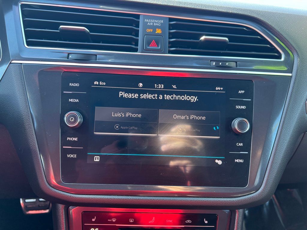 Thumbnail: 2022 Volkswagen Tiguan - 24