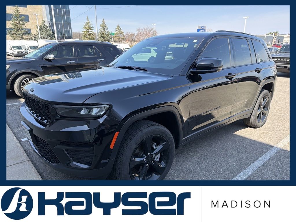 2025 Jeep Grand Cherokee Altitude