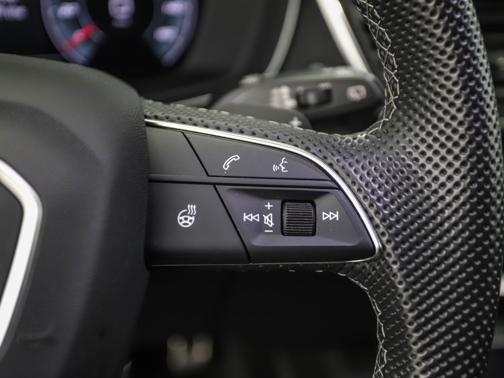 Thumbnail: 2022 Audi SQ5 - 13