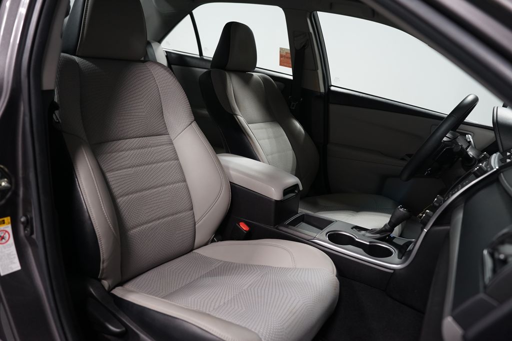 Thumbnail: 2017 Toyota Camry - 24