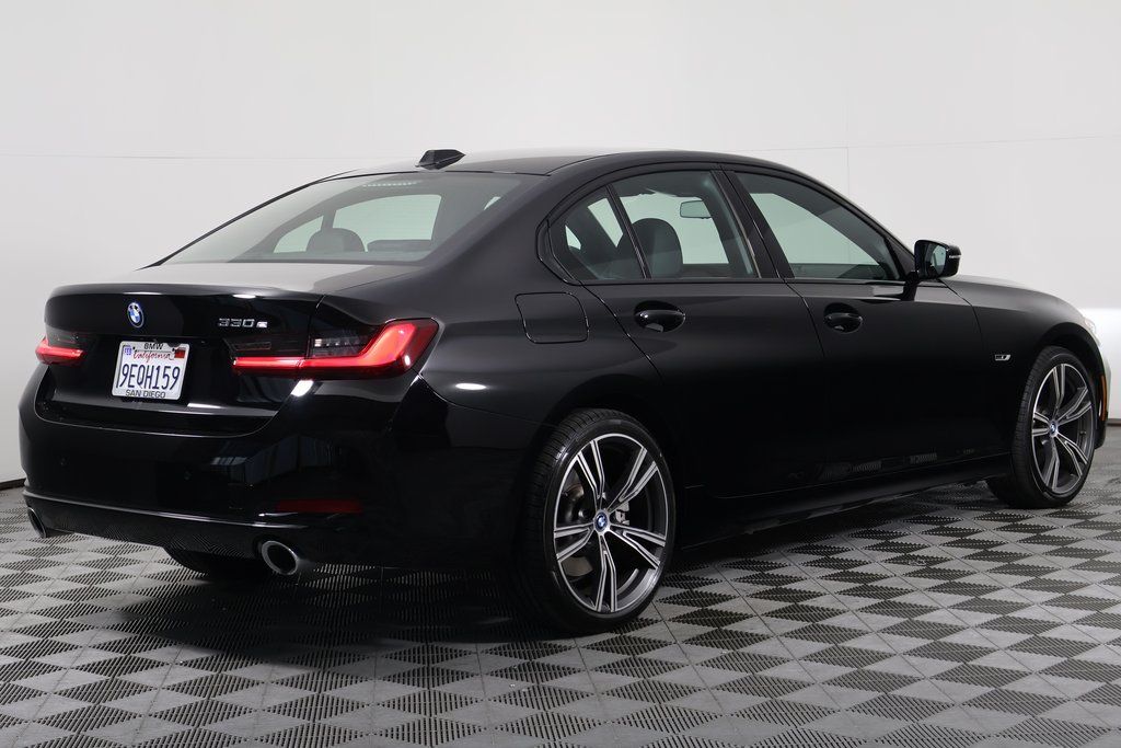 Thumbnail: 2023 BMW 3 Series - 4