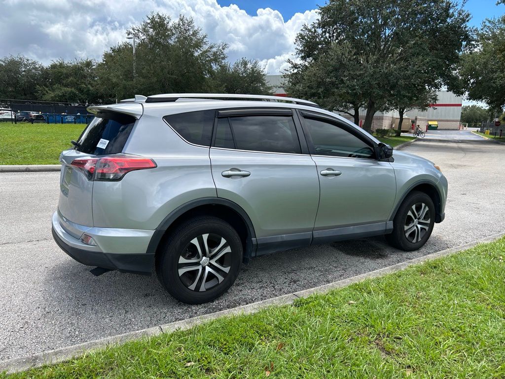 Thumbnail: 2018 Toyota RAV4 - 5