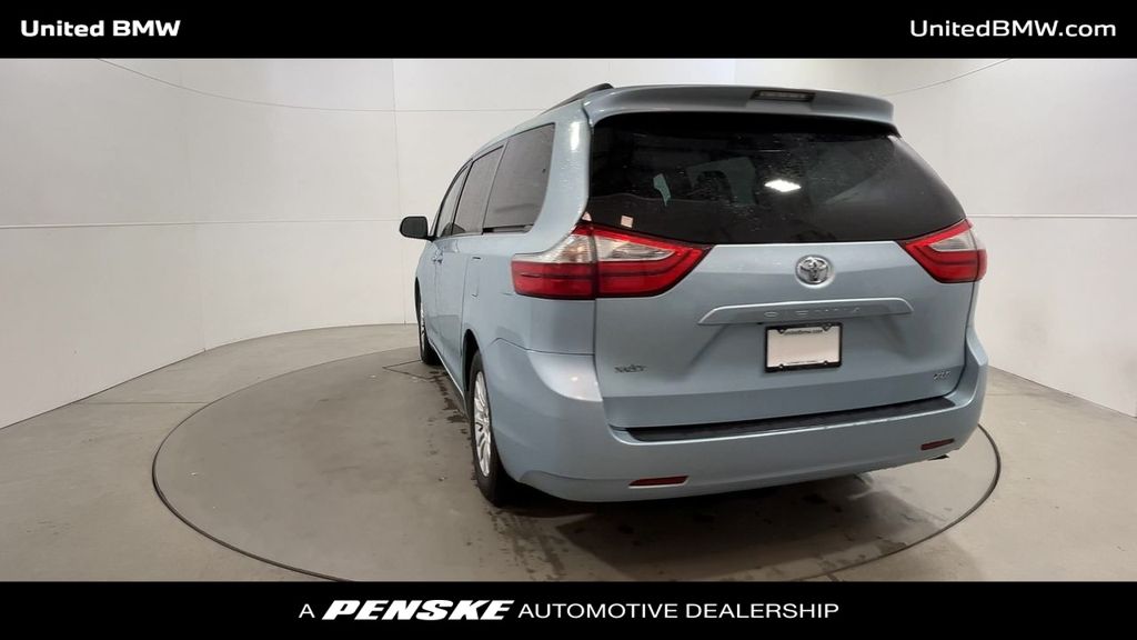 2017 Toyota Sienna Limited 7