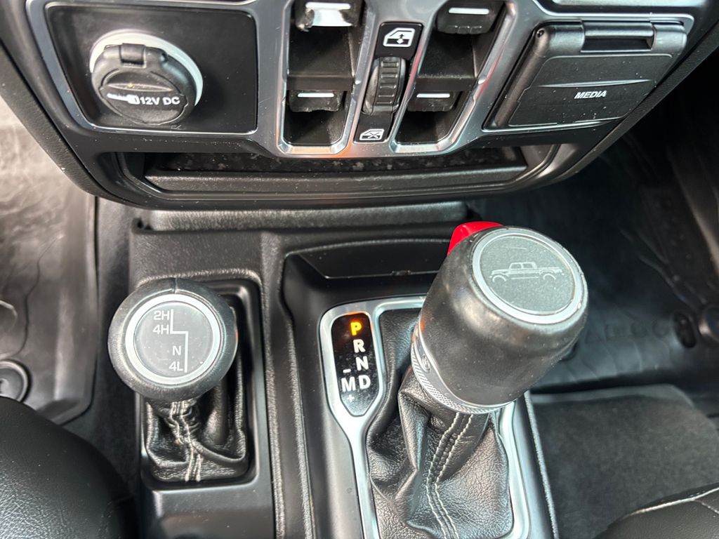 Used Car 2022 Jeep Gladiator  Overland For Sale Under $30,000 In Austin, Texas