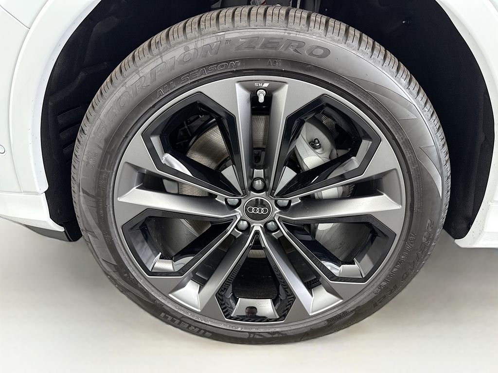 Thumbnail: 2026 Audi Q7 - 31