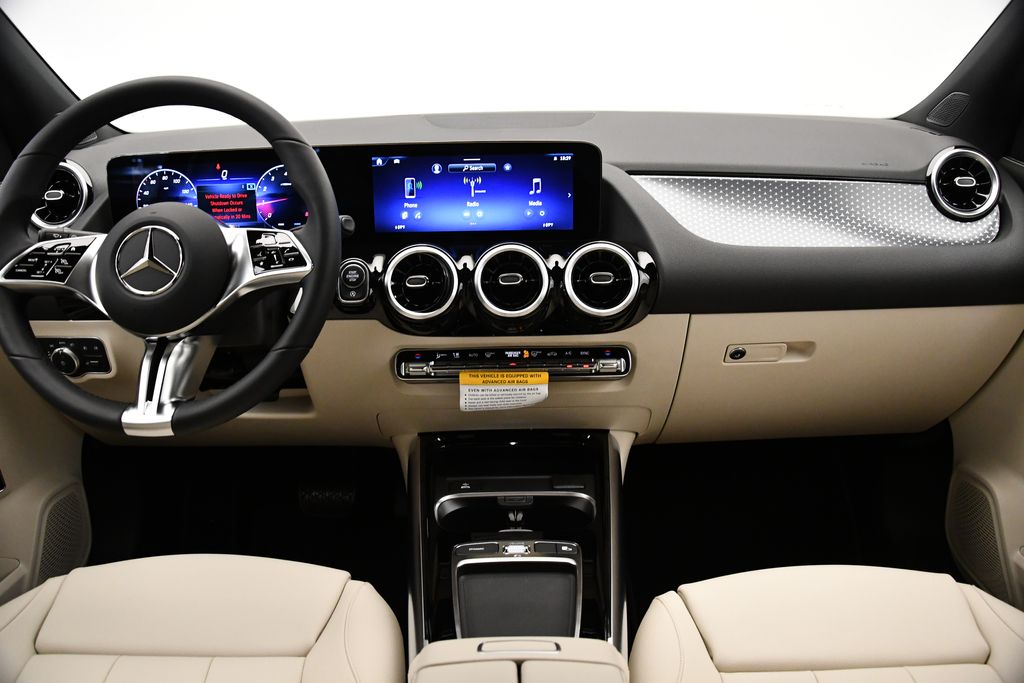 2025 Mercedes-Benz GLA 250 4MATIC 16