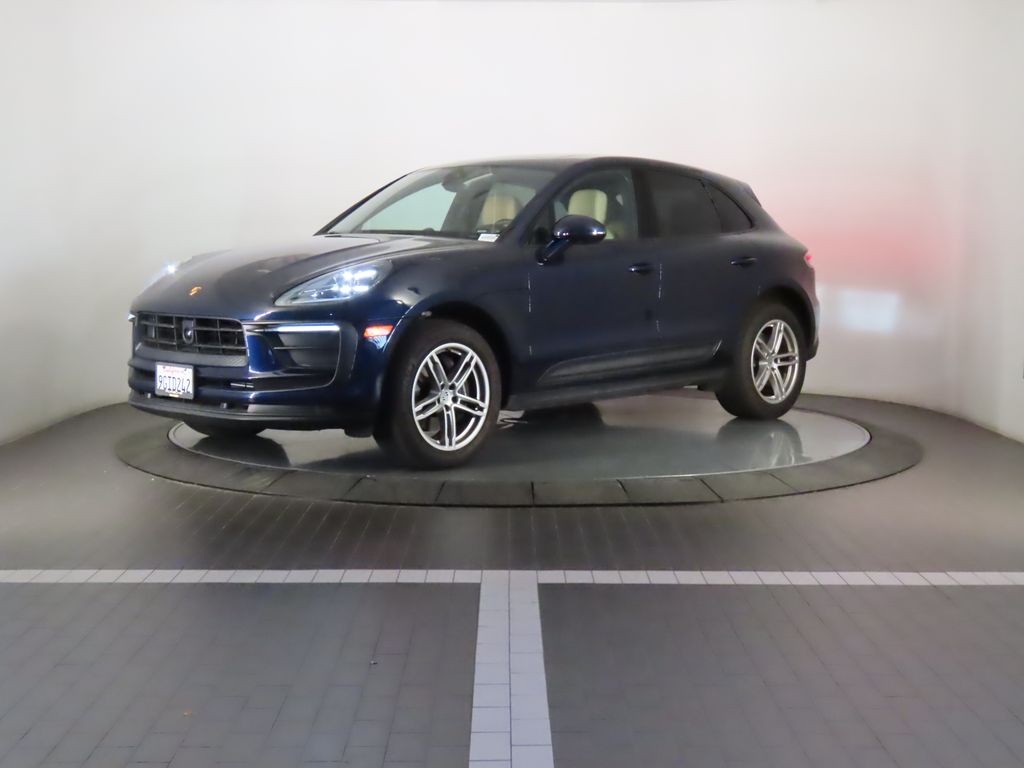 Thumbnail: 2023 Porsche Macan - 1