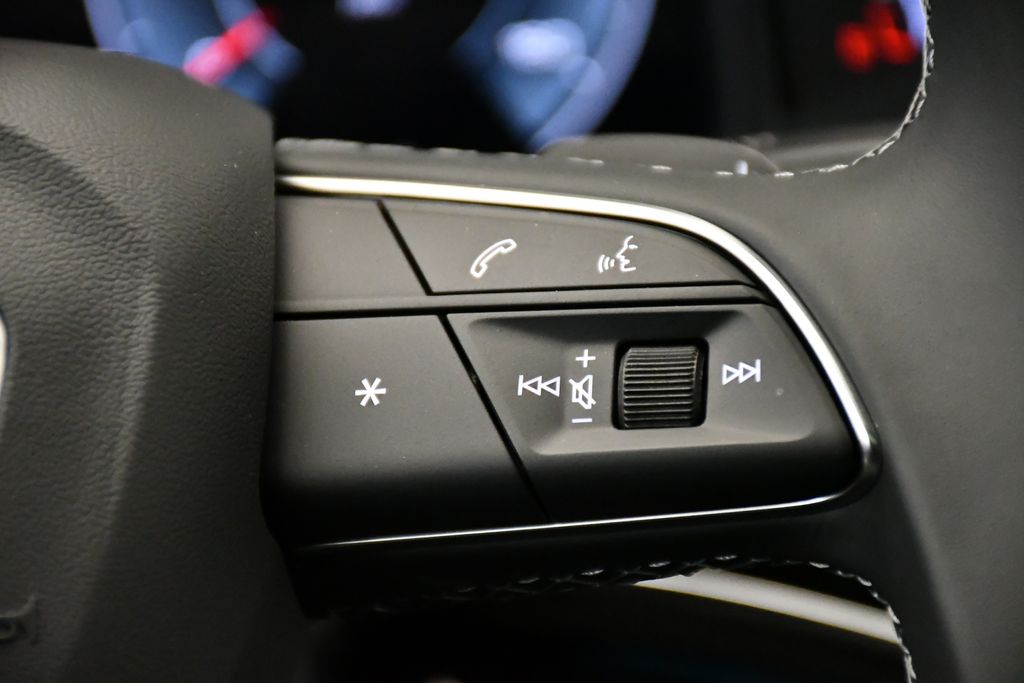 Thumbnail: 2026 Audi Q8 - 24