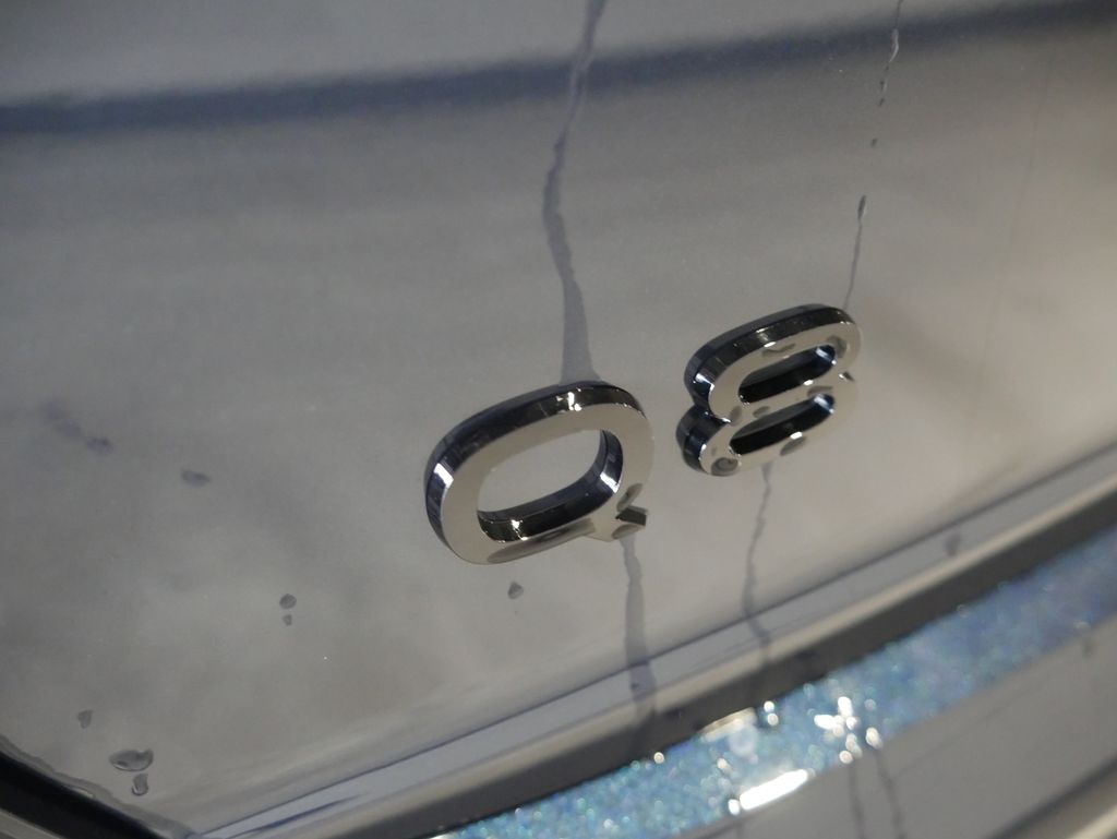 Thumbnail: 2026 Audi Q8 - 9