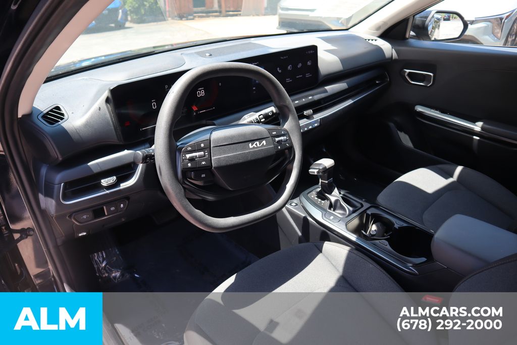 Used 2025 Black Kia LXS image 10