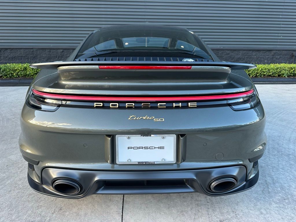 Thumbnail: 2025 Porsche 911 - 11