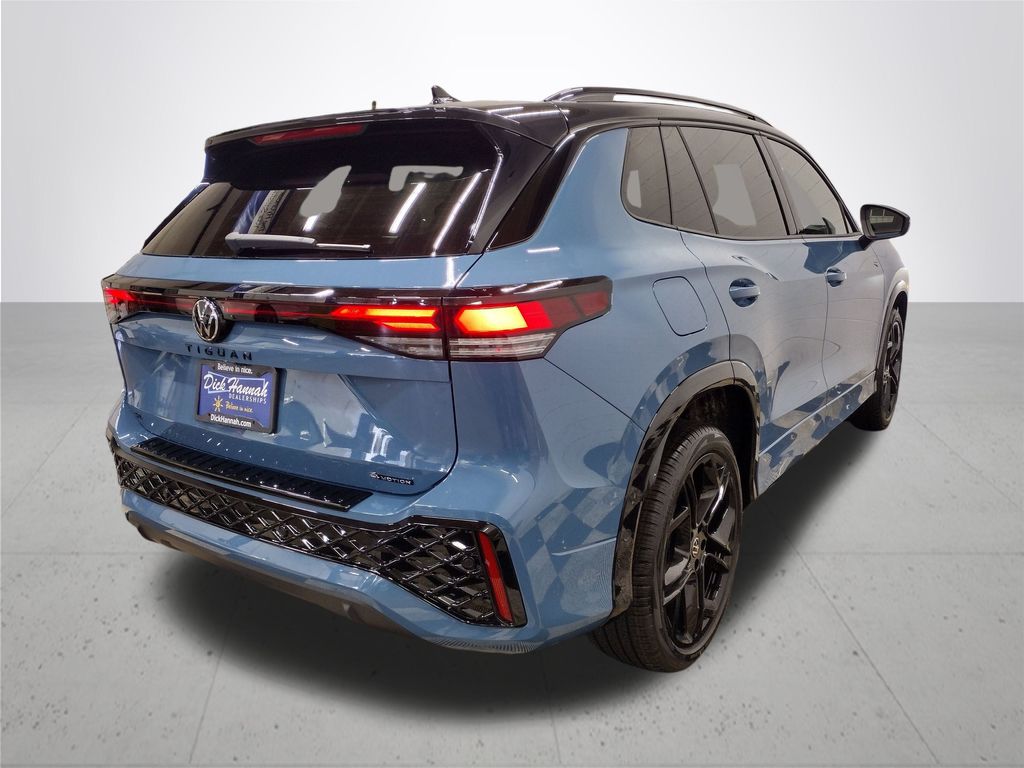 2025 Volkswagen Tiguan 2.0T SE R-Line Black