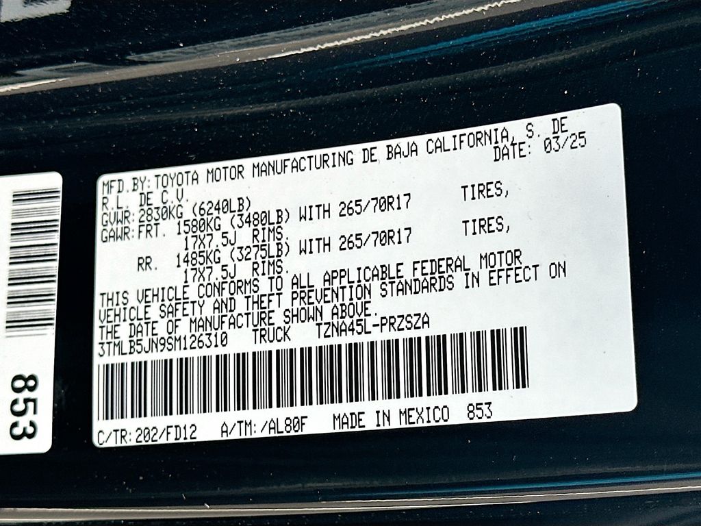 2025 Toyota Tacoma TRD Off-Road 23
