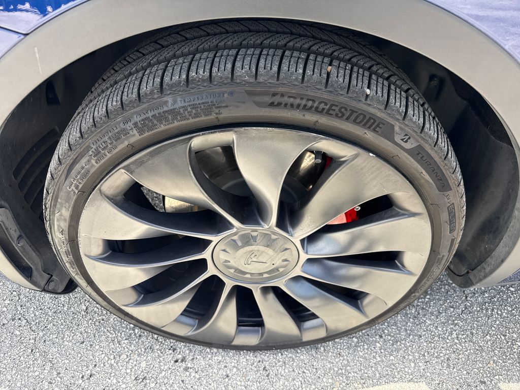 Used 2023  Tesla Performance image 11